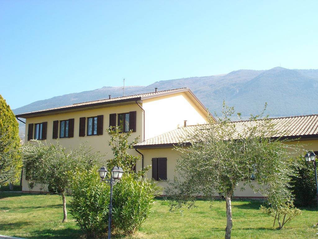 Ostello Victor Center Assisi Exteriör bild